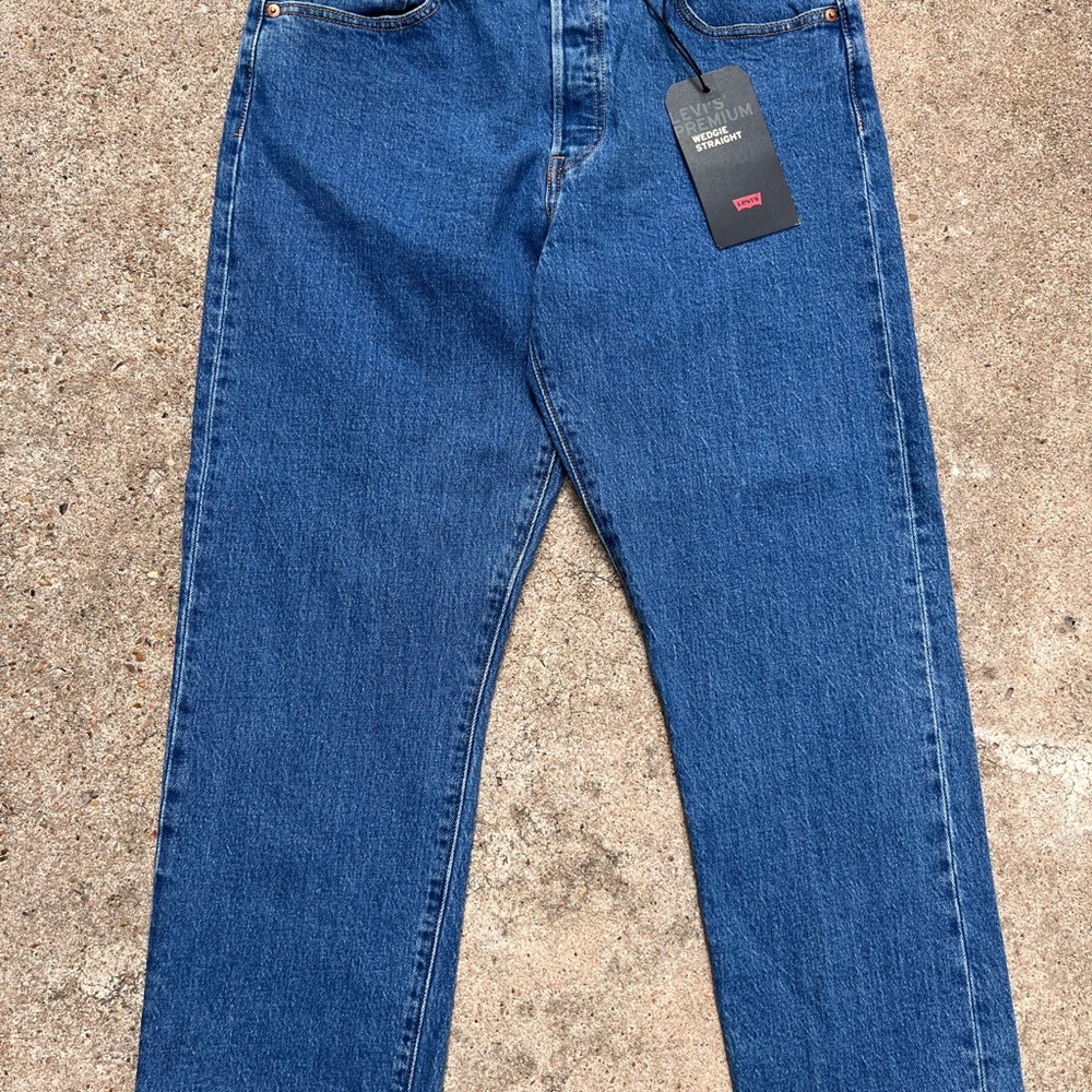 Sold - Picture 3 of 5